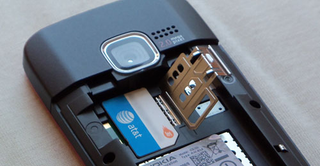 Illustration for article titled Giz Explains: What's the Difference between GSM and CDMA?